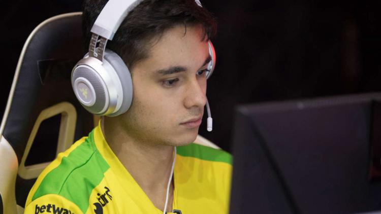 Oficialmente: felps esquerda GODSENT