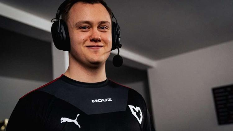 sycrone esclareceu a decisão de MOUZ de se separar de NBK-