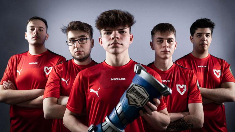 Jimpphat juntou-se a MOUZ NXT