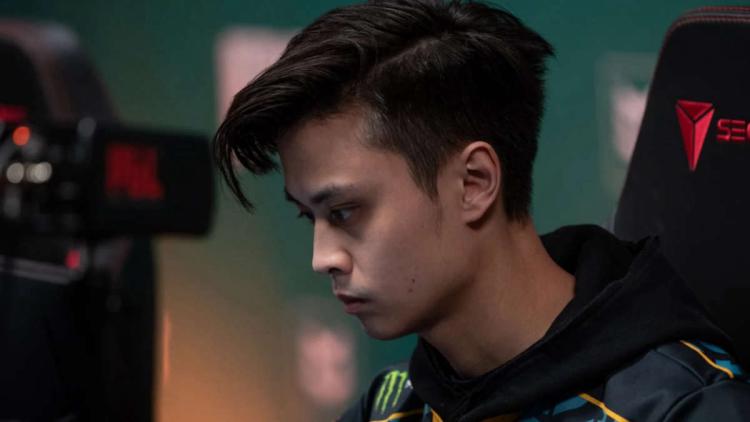 Richard Lewis falou sobre a situação em torno de Stewie 2K