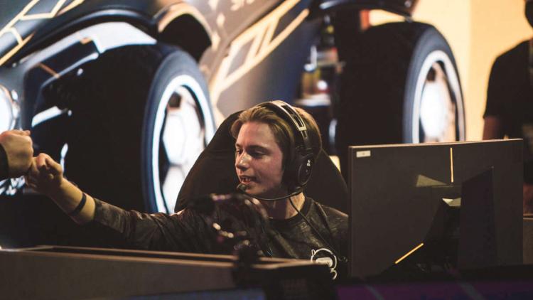 retals deixou o time titular Spacestation Gaming