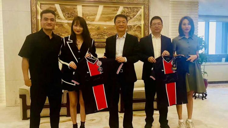 LGD Gaming parceiros com China Zheshang Bank