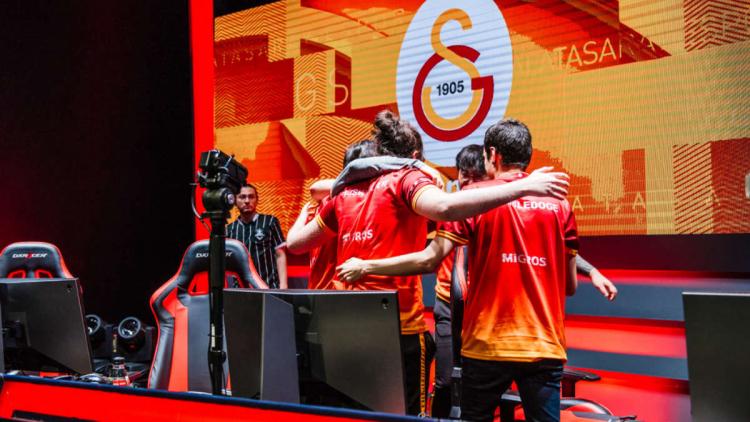 Galatasaray Esports e Fenerbah ç e Esports cancelaram escalações para League of Legends