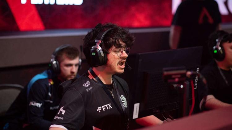 Albralelie deixou o esquadrão FaZe Clan por Apex Legends