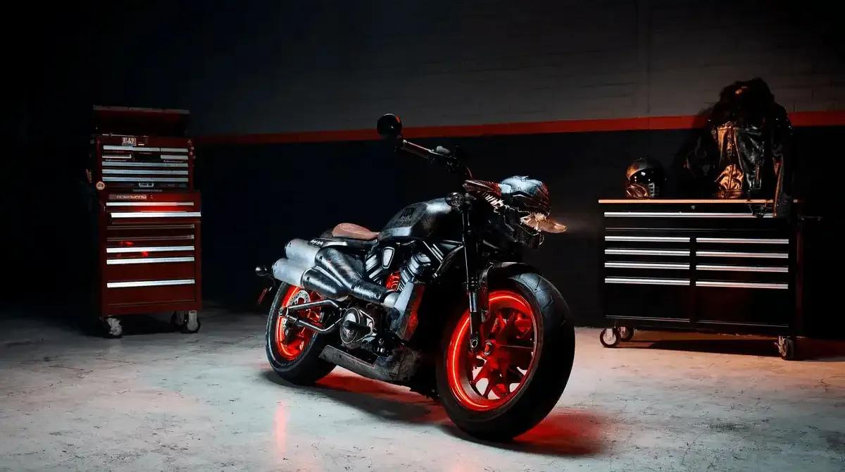 A Bethesda revela a Harley-Davidson Sportster S com o tema DOOM: The Dark Ages