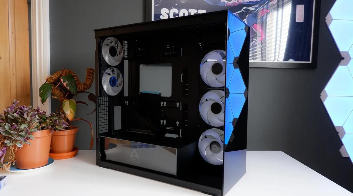 Análise da caixa para PC Arctic Xtender - Caixa mid-tower elegante com arrefecimento potente e design inteligente