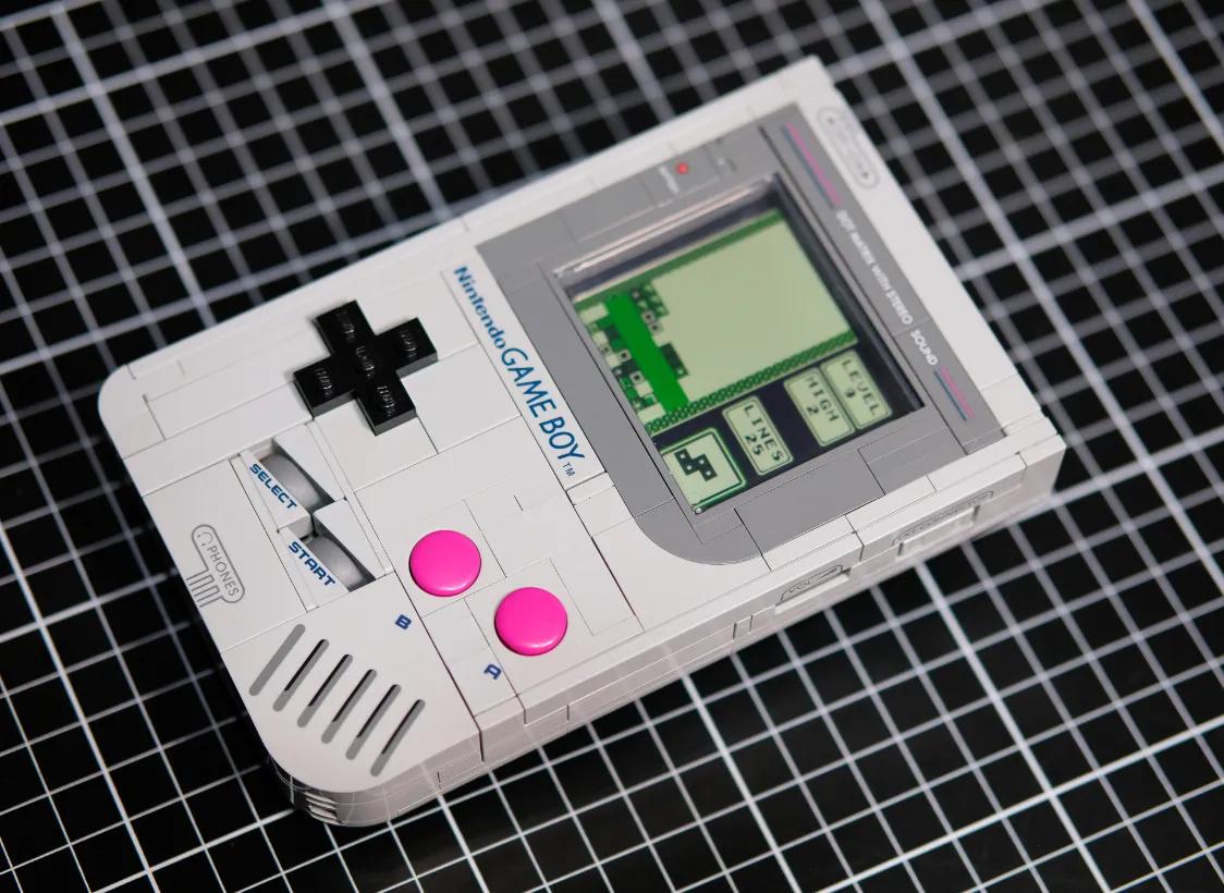 Réplica de Game Boy da Lego transformada numa consola que funciona de verdade