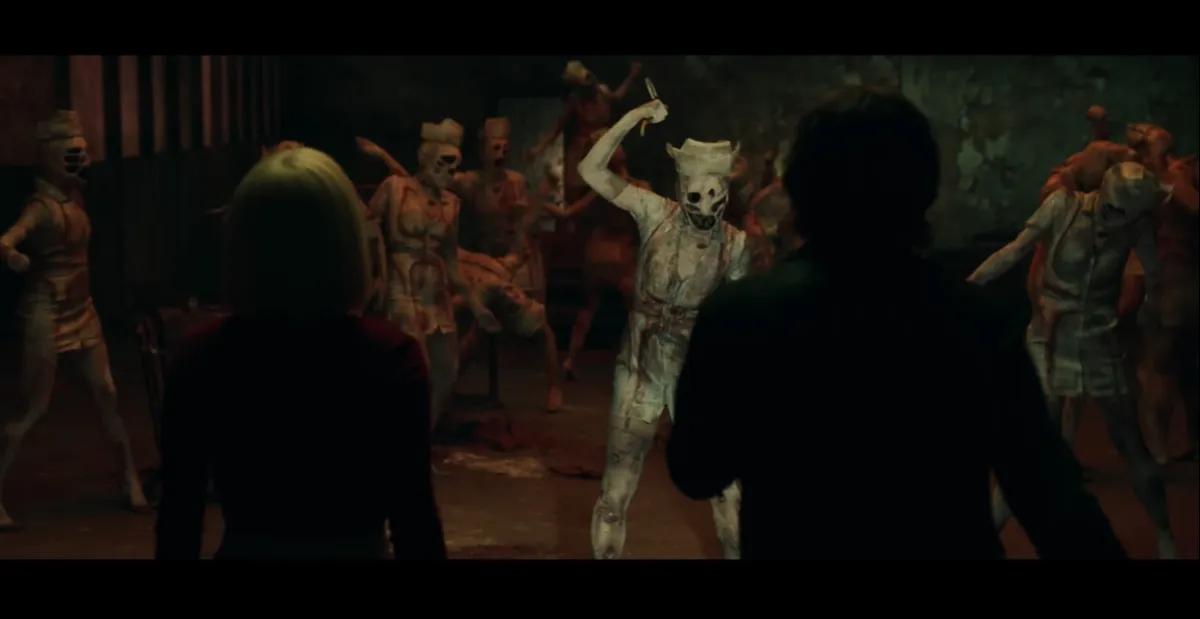 Um retorno visualmente impactante, mas, em última análise, vazio, a um clássico do terror.