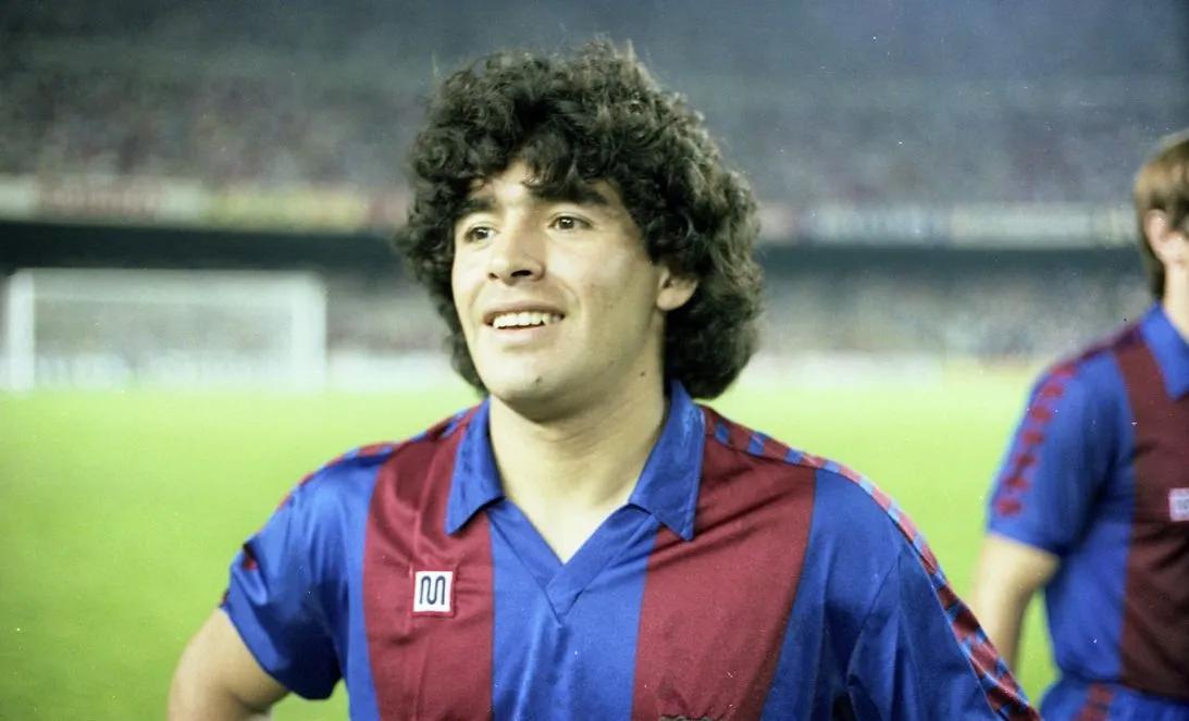 EA FC 26 Os jogadores podem desbloquear gratuitamente um Maradona com 97 pontos através dos objectivos da Journey of Nations