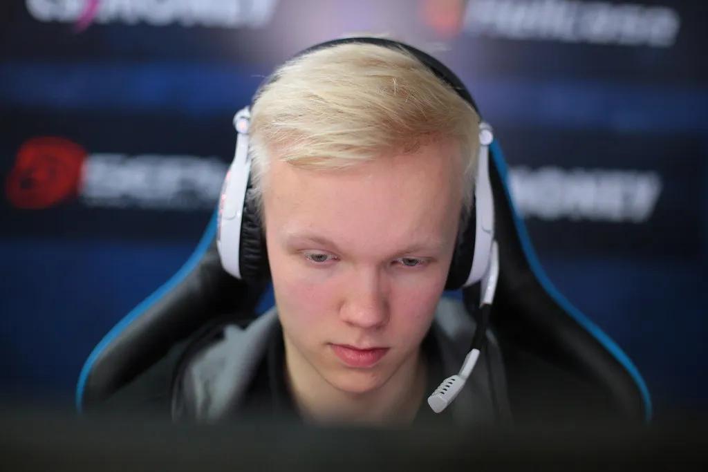 sergej sairá de GORILLAZ