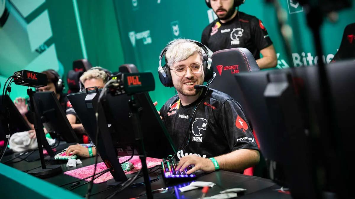 arT: "Você poderia dizer que assinar saffee foi bom para FURIA "