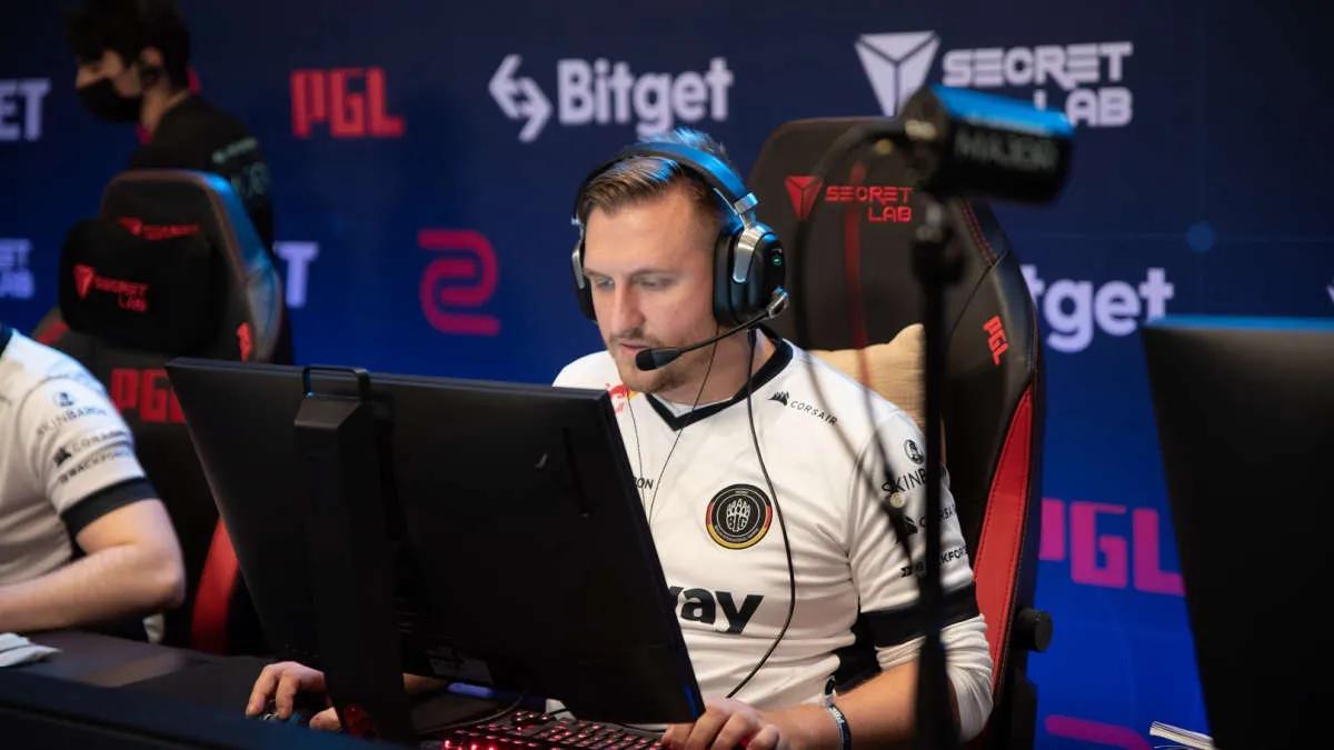 tabseN: " gob b nos ensina muito e ele pode levar a equipe para o próximo nível"