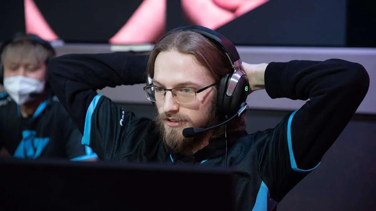 Vatroh sai de Counter Logic Gaming