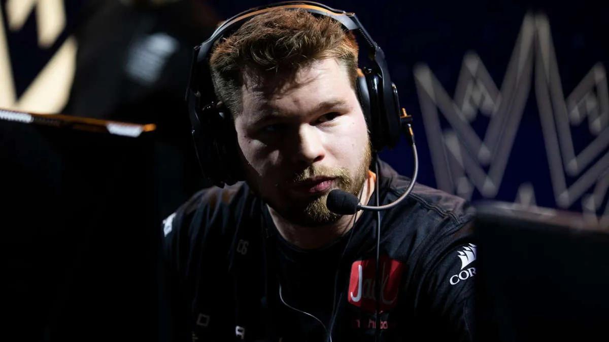 Crimsix anunciou sua aposentadoria em CDL