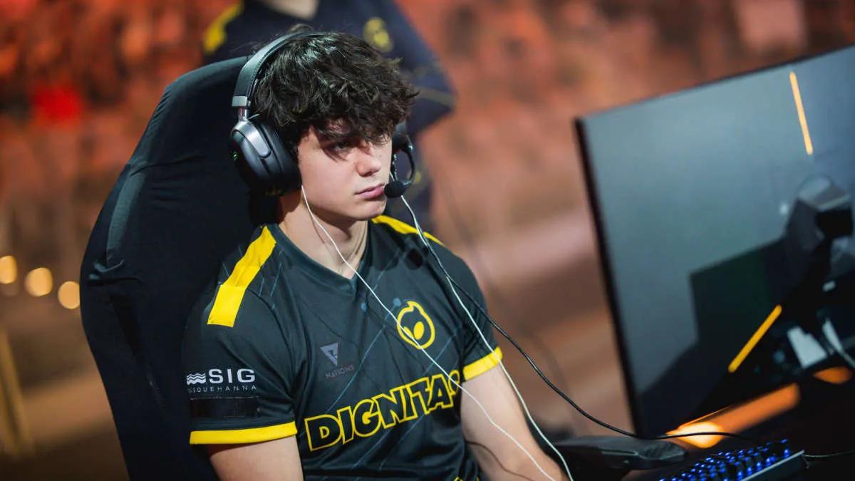 Dignitas se despede de Joreuz