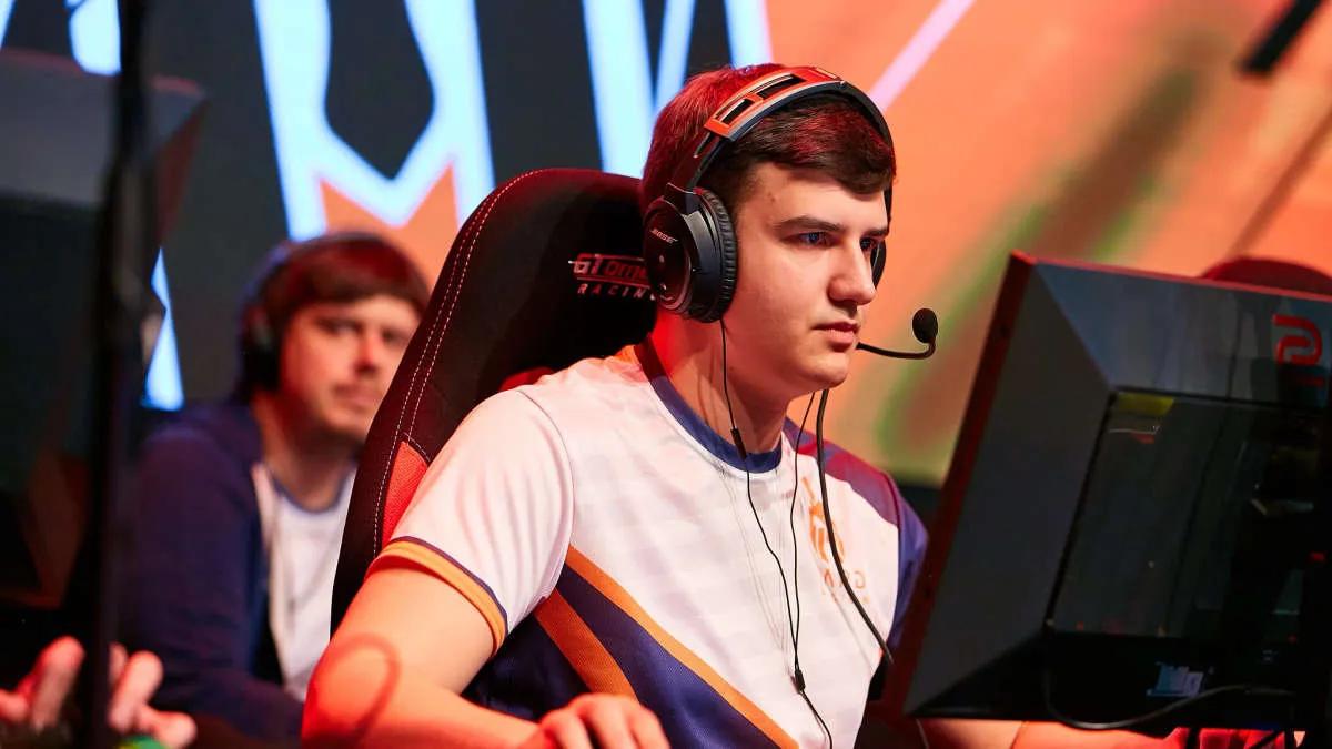 Rumores: Krad se tornará um novo jogador forZe