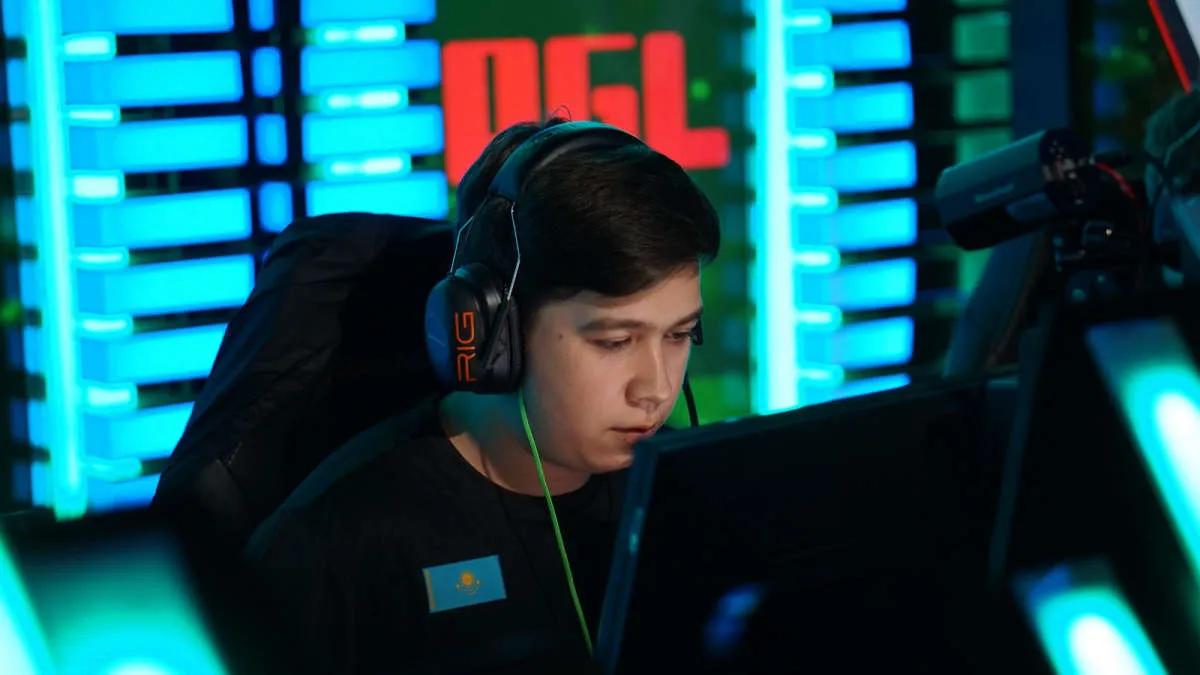 Rumores: buster é candidato a interz em Cloud 9