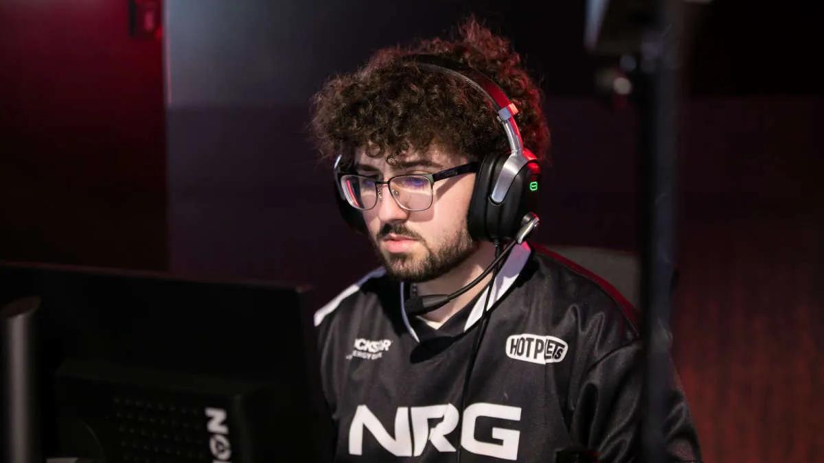 rocker anunciou sua aposentadoria e saiu Apex Legends