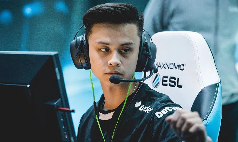 Escândalo do CS2: Stewie2k é acusado de enganar um jogador e roubar dinheiro e skins raras