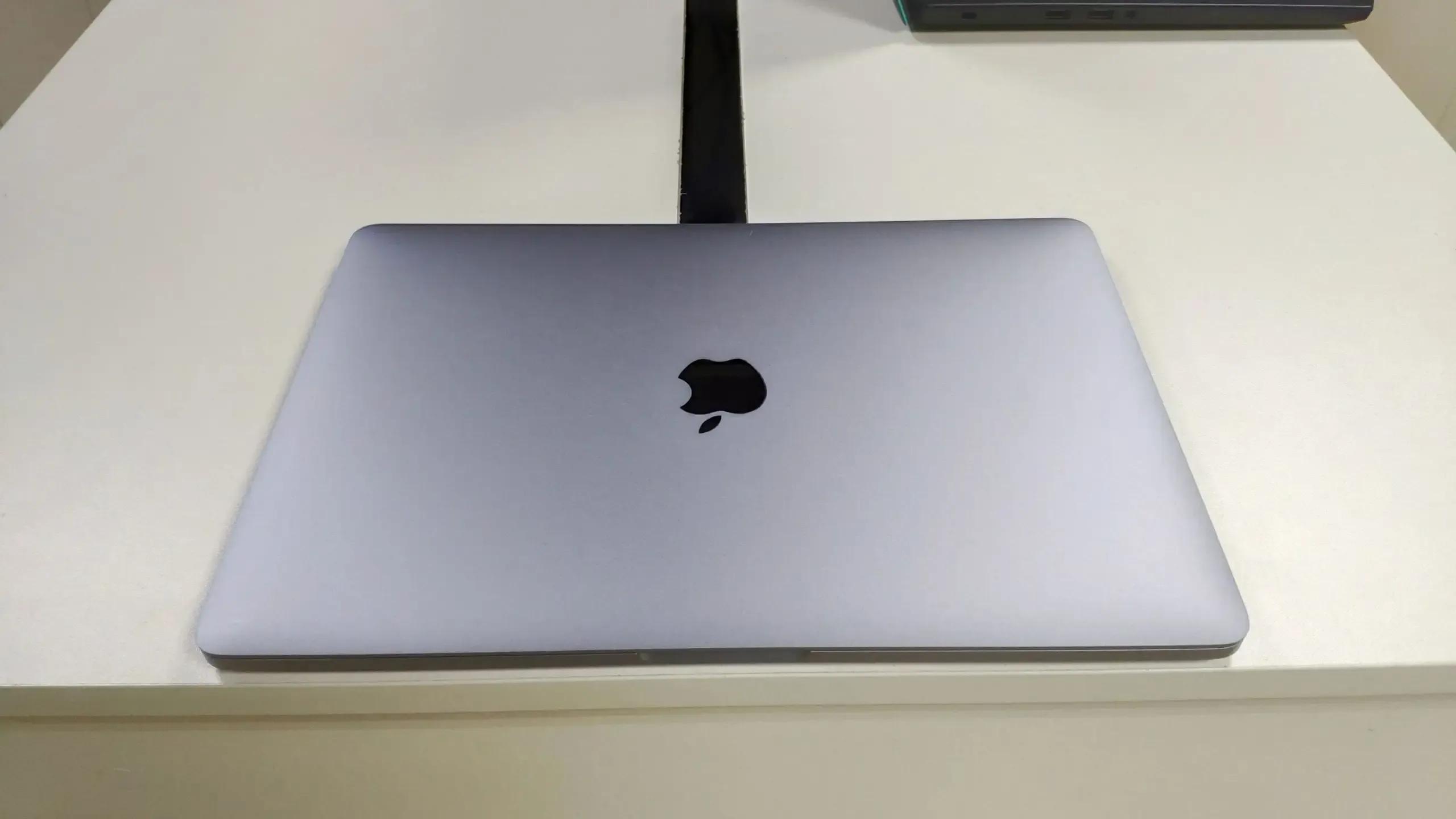 A Apple está a desenvolver o seu primeiro Mac económico para rivalizar com os Chromebooks
