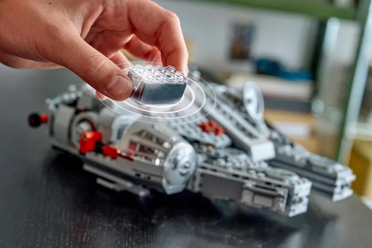 Fã de LEGO transforma o DeLorean na Millennium Falcon