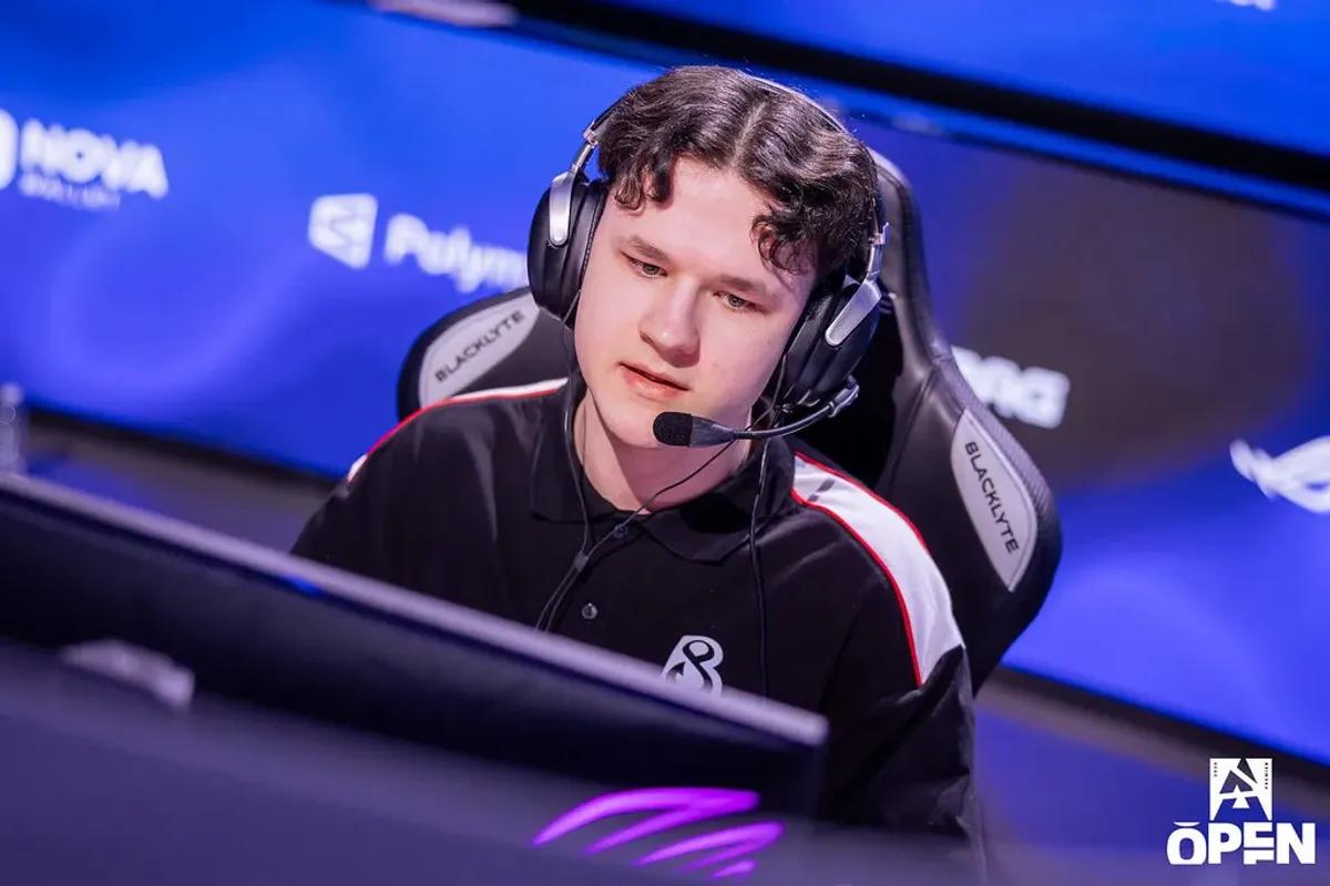 Andrii «npl» Kukharskyi lidera o ranking ELO da FACEIT na 9.ª temporada