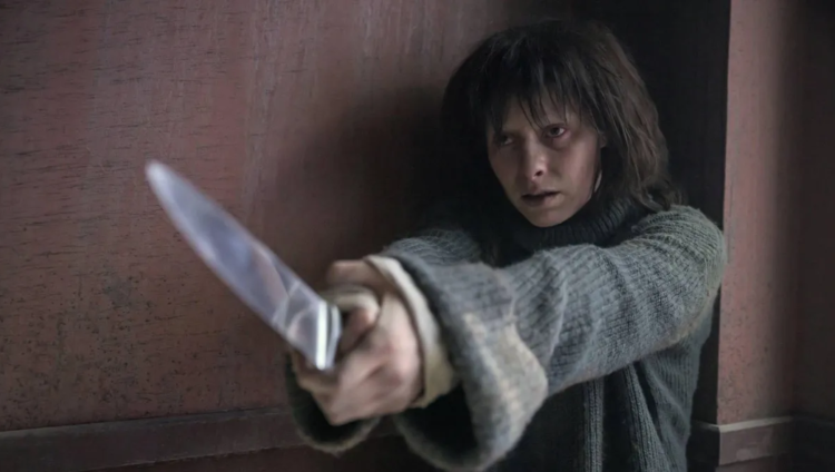 Um retorno visualmente impressionante, mas, em última análise, vazio, a um clássico do terror.